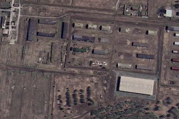 На базе Омского автобронетанкового института в России исчерпали запасы бронетехники — спутниковые снимки