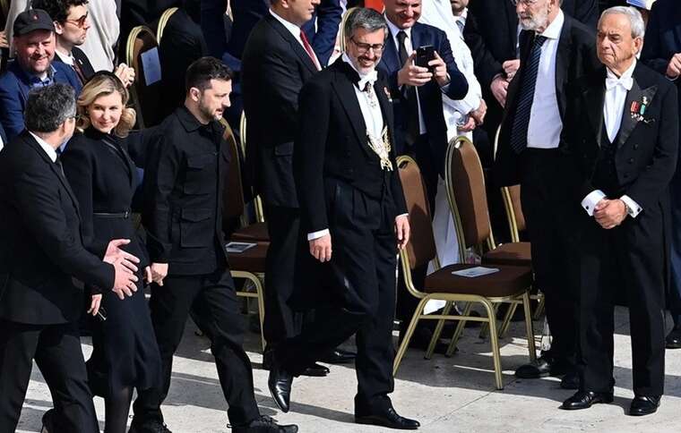 У Ватикані відбувається інтронізація Папи Римського Лева ХІV: на церемонії присутній Володимир Зеленський