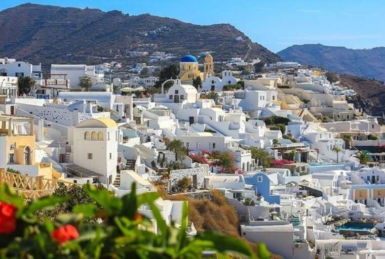 На острові в Греції оголосили надзвичайний стан через землетруси