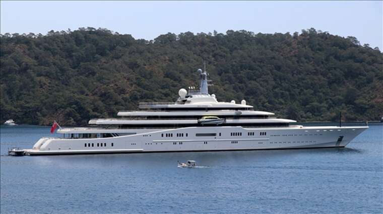 Північнокорейський суховантаж із вугіллям плавав до Китаю під виглядом яхти Абрамовича