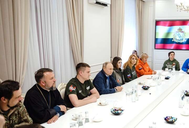 У РФ заявили, що Путін побував у Курській області: закликають захопити Суми