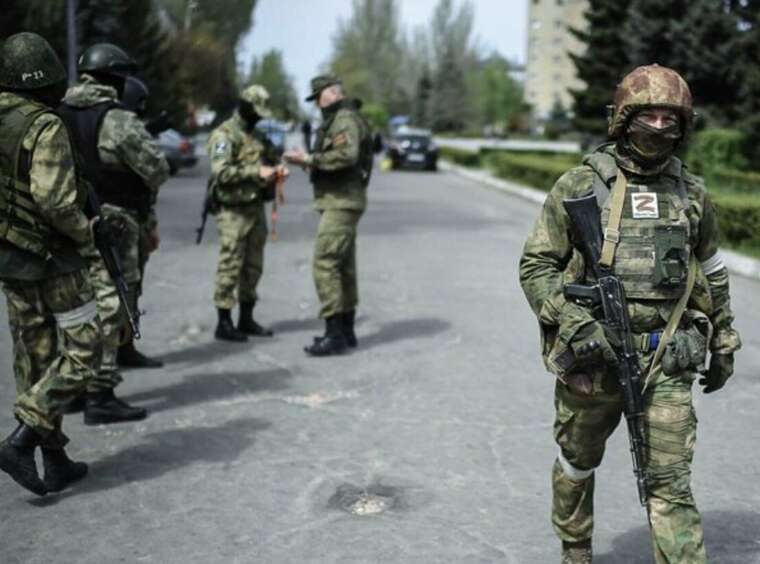 Окупанти стягують війська біля державного кордону в Харківській області