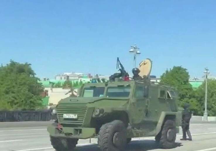 Навколо Кремля зосередили військову техніку, у регіоні зник мобільний зв’язок — росЗМІ