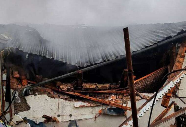 У Старокостянтинові вибухнув житловий будинок через витік газу: чоловік у лікарні