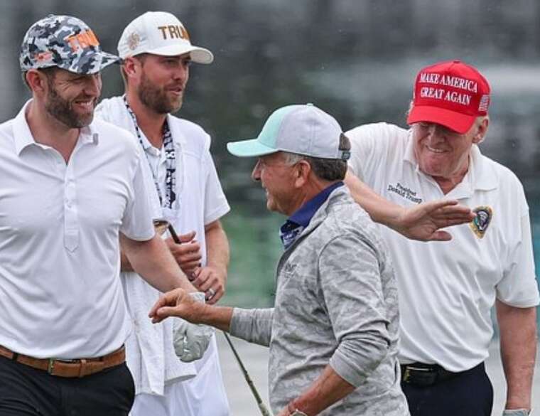 Стіва Віткоффа під час гри у гольф атакував лебідь