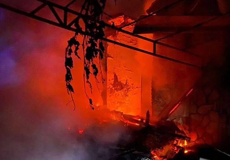 ЗС РФ завдали ударів дронами по Одещині: спалахнули пожежі, є руйнування