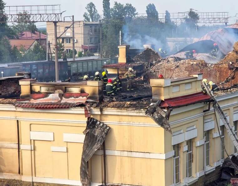 В Павлограде сгорела крыша железнодорожного вокзала