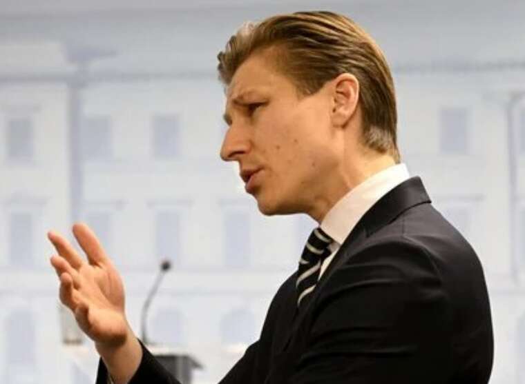 Росія супроводжує "тіньовий флот" у Балтійському морі військовими кораблями