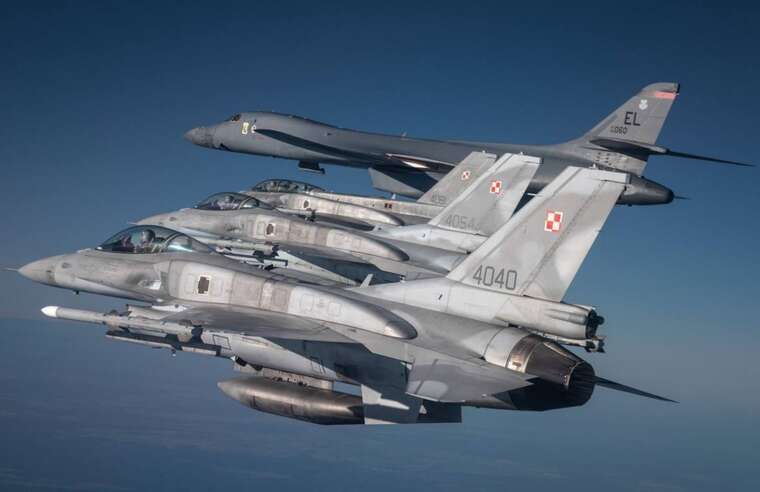 США розпочинають серійне виробництво модернізованої потужної ядерної авіабомби