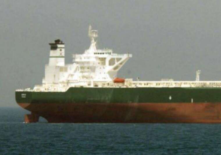 Китай відмовився прийняти супертанкер із російською нафтою