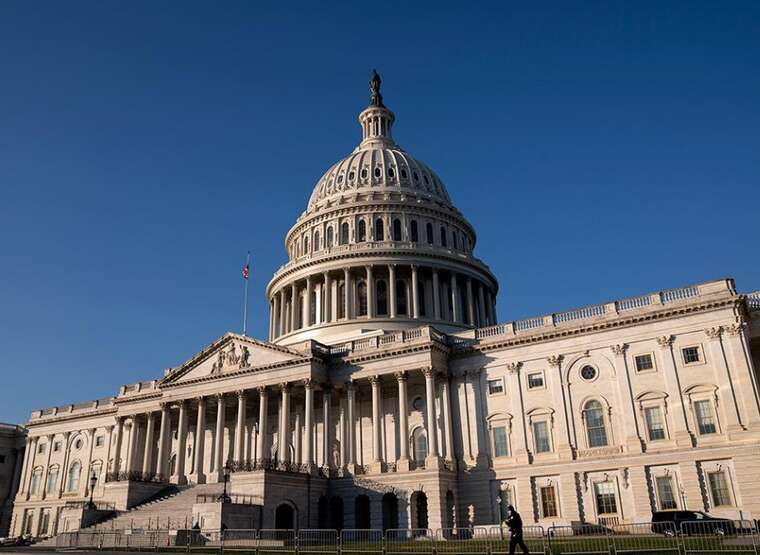 Сенат США розгляне санкції з 500% митами проти покупців російської нафти, — Ліндсі Грем