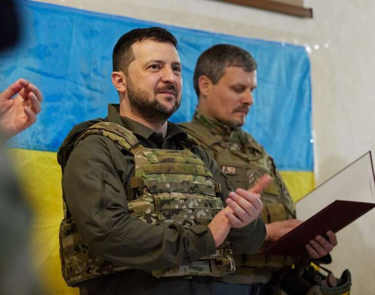 Zelenskyy awarded 865 soldiers for their courage and dedicated service to Ukraine