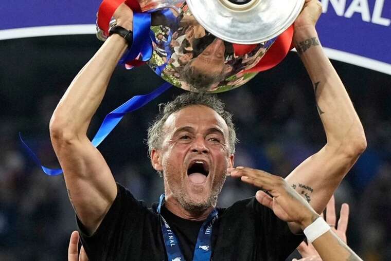 Тренер ПСЖ святкував перемогу в Лізі чемпіонів у футболці, присвяченій померлій доньці