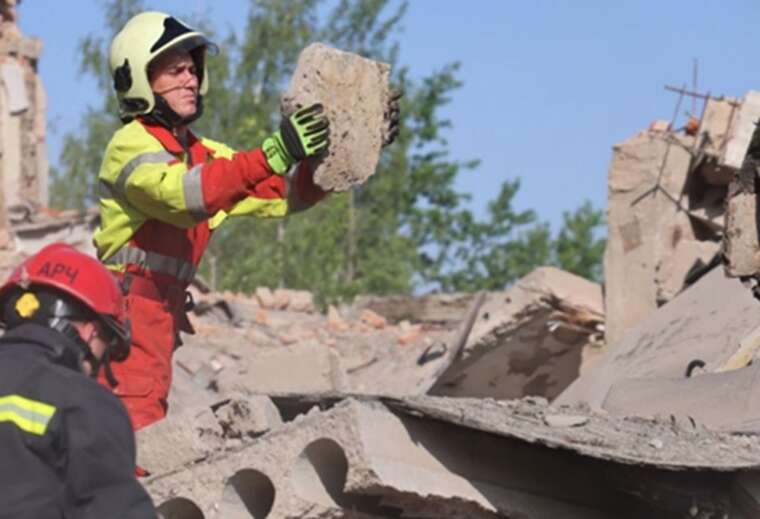 In Chernihiv, a body was unblocked from under the rubble of the enterprise attacked by the Russian Federation