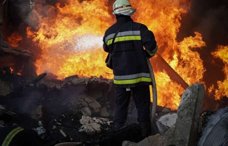 У Харкові вже 22 постраждалих через удар РФ: підліток, немовля і рятувальник