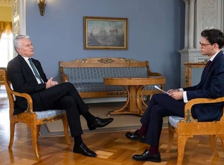 Президент Литви закликав відключити Росію від SWIFT