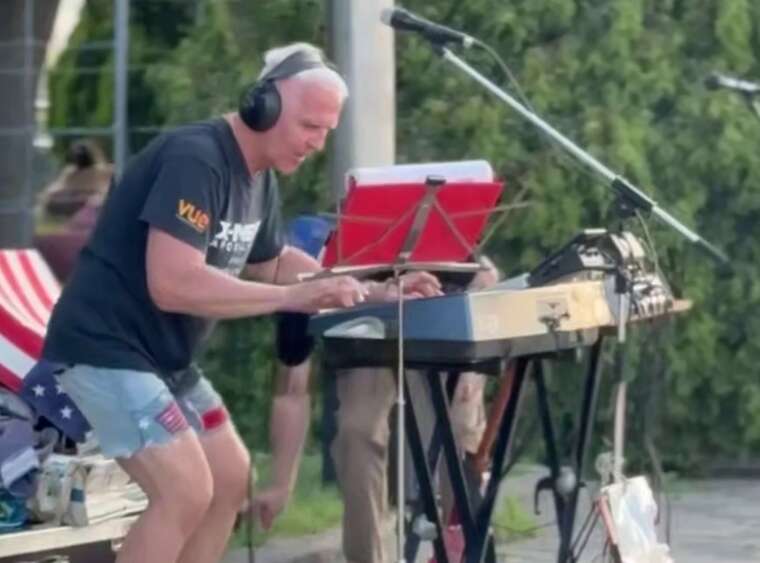 У Дніпрі виявили двійника Байдена: він миттєво завоював симпатії містян