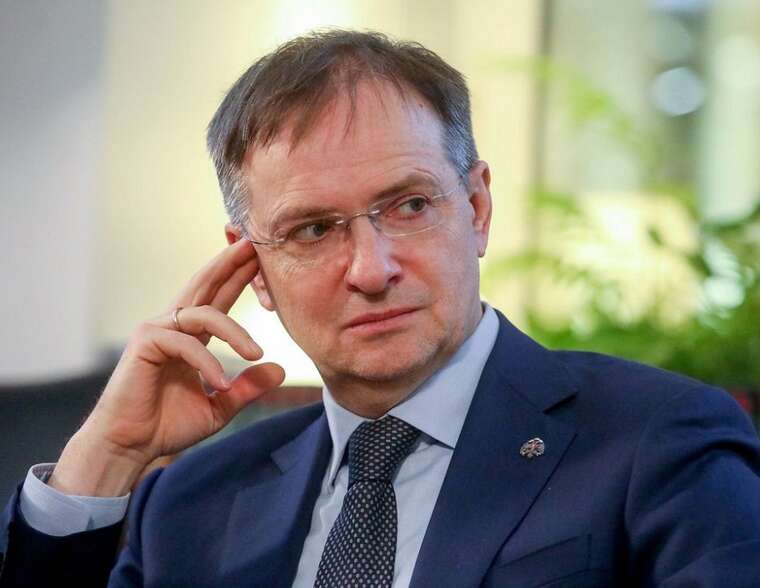 Баку раскритиковал Мединского за заявления про Карабах: "Не искажайте факты"