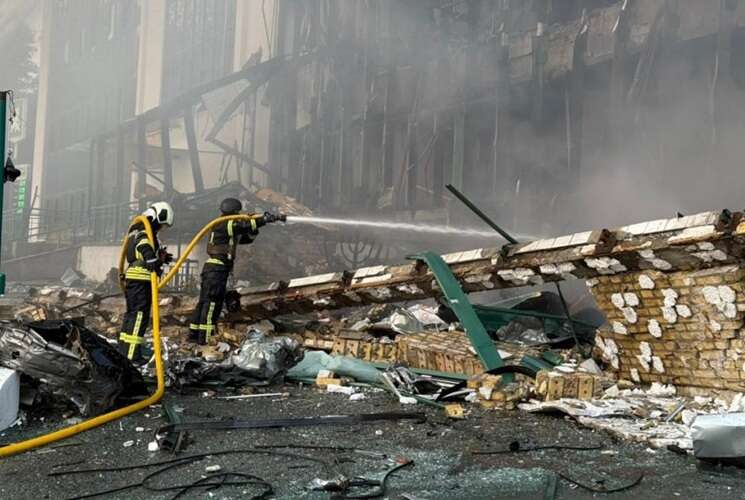 Атака РФ на Київ: уламки «шахеда» впали на стадіон «Спартак»