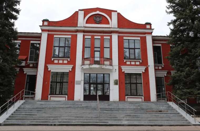 Росіяни скаржаться на атаку дронів по Тамбовському пороховому заводу: сталася пожежа