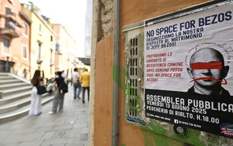 Мешканці Венеції протестують проти мільярдера  Безоса