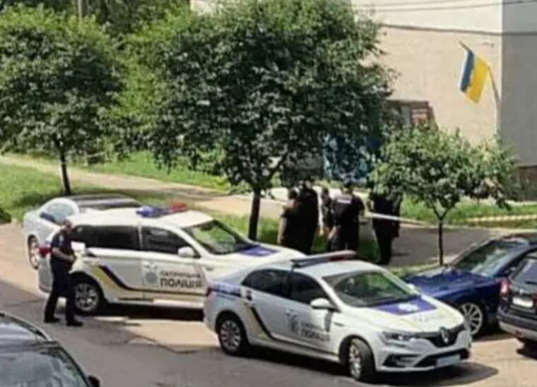 Во Львове на Левандовке произошел взрыв электрического кабеля: часть района без света