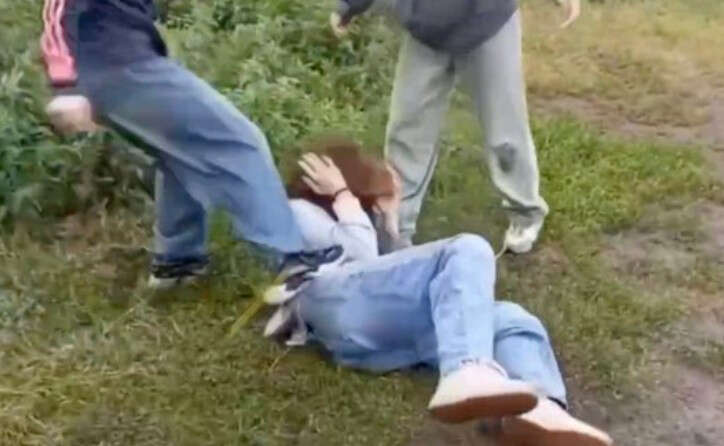 На Кіровоградщині підлітки жорстоко побили дівчину і зняли це на відео