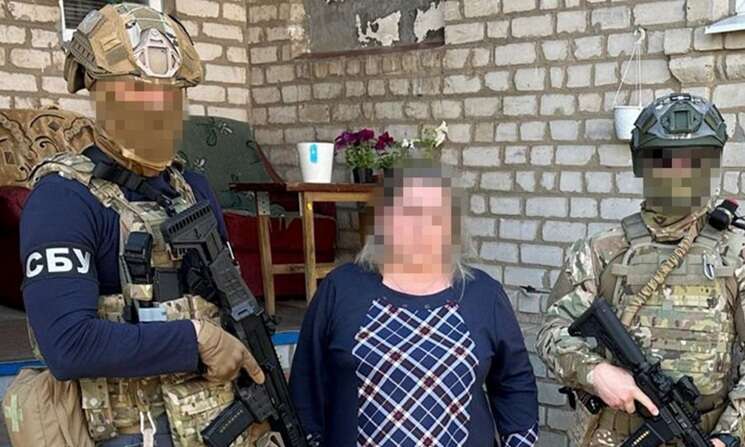 Продавщица и коммунальщица наводили удары врага по Донетчине