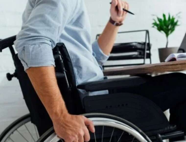 Китайські вчені імплантували мозковий чіп: паралізований пацієнт зміг керувати комп’ютером силою думки