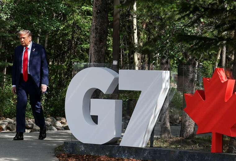 Трамп достроково покинув саміт G7 через Зеленського і конфлікт із Макроном - FT