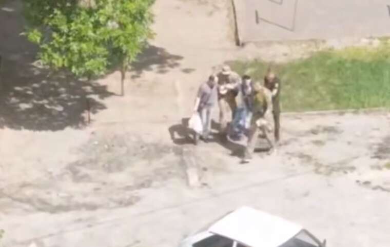 3 співробітники ТЦК і 1 поліцейський силоміць мобілізували чоловіка в Запоріжжі