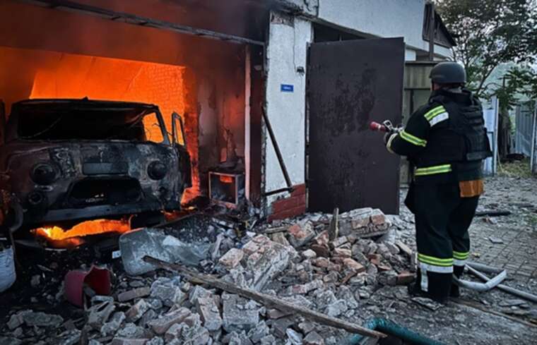 Окупанти атакували Одещину: горіли станція "швидкої", авто й житловий будинок