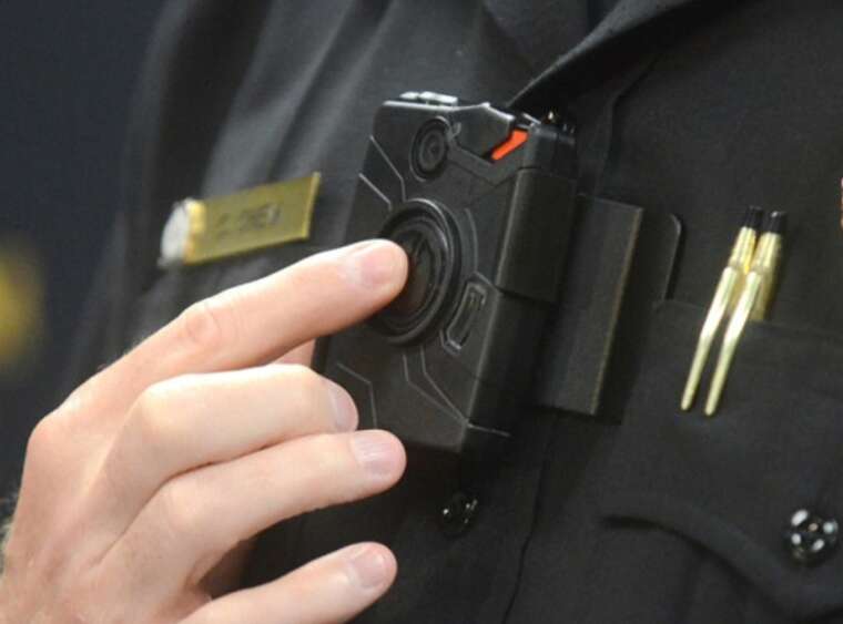 Поліція опублікувала перші кадри з місця ракетного удару РФ по Києву