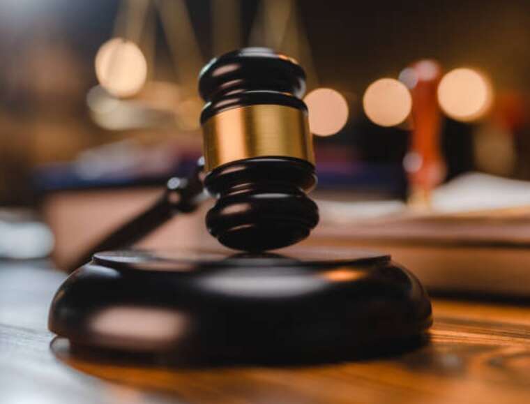 Посадовицю Козятинського суду засудили за хабар і приховування адмінпротоколу