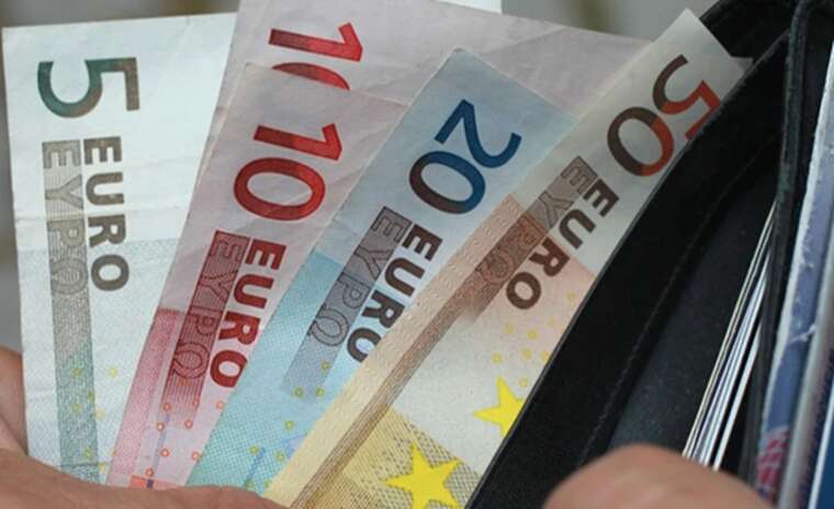 Офіційний курс євро встановив рекорд: перевалив за 48,5 гривень