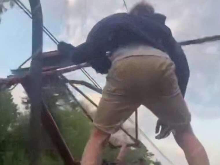 В Киевской области зацепера убило током на крыше электропоезда