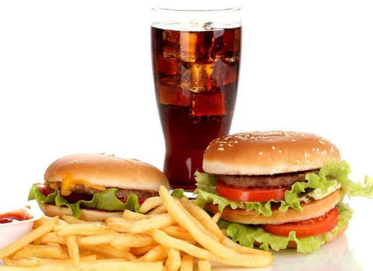 Фастфуд уничтожает мозг подростков, — исследование