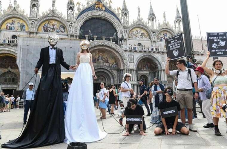 Розкішне весілля Безоса й Санчес у Венеції: відбувається на тлі протестів місцевих