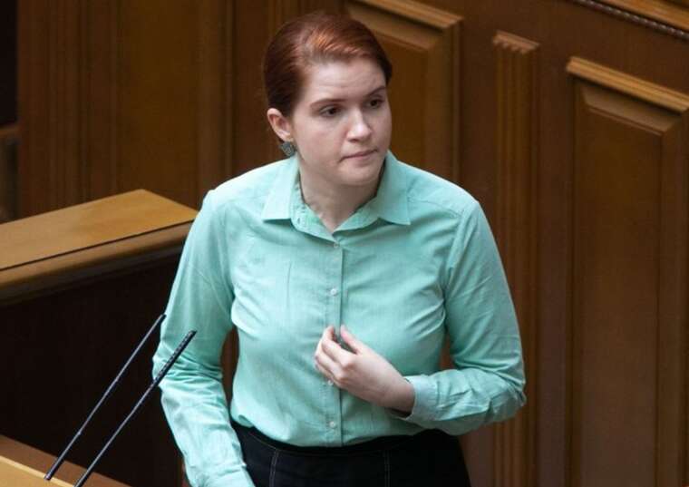 Безугла розкритикувала Конституцію України: «Це в’язниця для розвитку, а не фундамент»