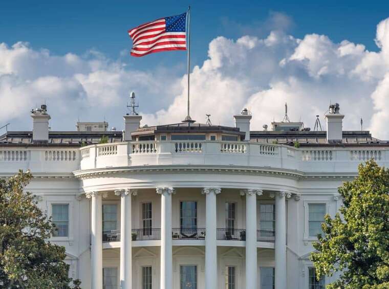 Білий дім планує оскаржити десятки судових рішень, що блокують укази Трампа, — WP