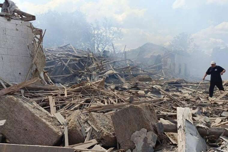 Consequences of the missile strike by the RF on the Kamyanske district of Dnipropetrovsk region: there are casualties