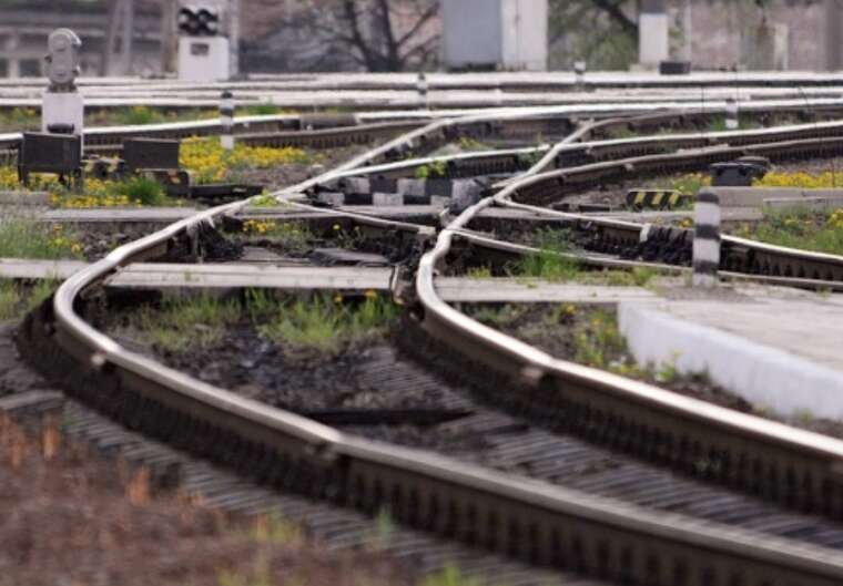 На Рівненщині зійшли з рейок вантажні вагони: кілька рейсів затримуються