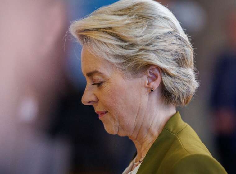 74 євродепутата підтримали вотум недовіри Урсулі фон дер Ляєн через «вакцинний скандал»