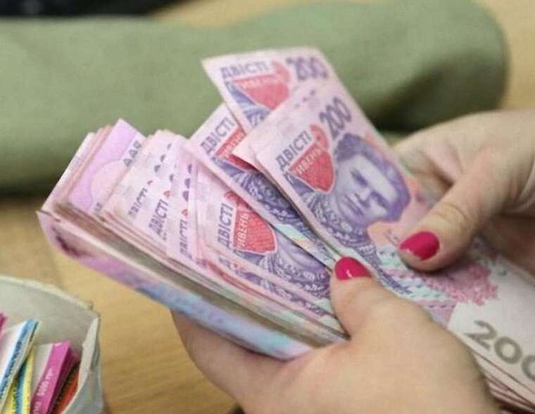 Зарплати вчителів у 2028 році мають зрости до 20 000 гривень