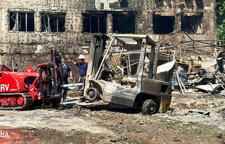 Атака РФ по Киеву: погиб человек, повреждены пожарная часть и издательство