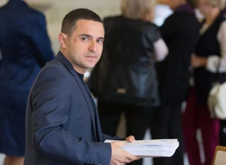 Російськомовні YouTube-канали нардепів утричі популярніші за україномовні - аналіз