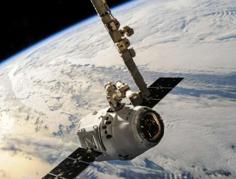 SpaceX втратила 472 супутники Starlink за пів року: вчені занепокоєні впливом на атмосферу