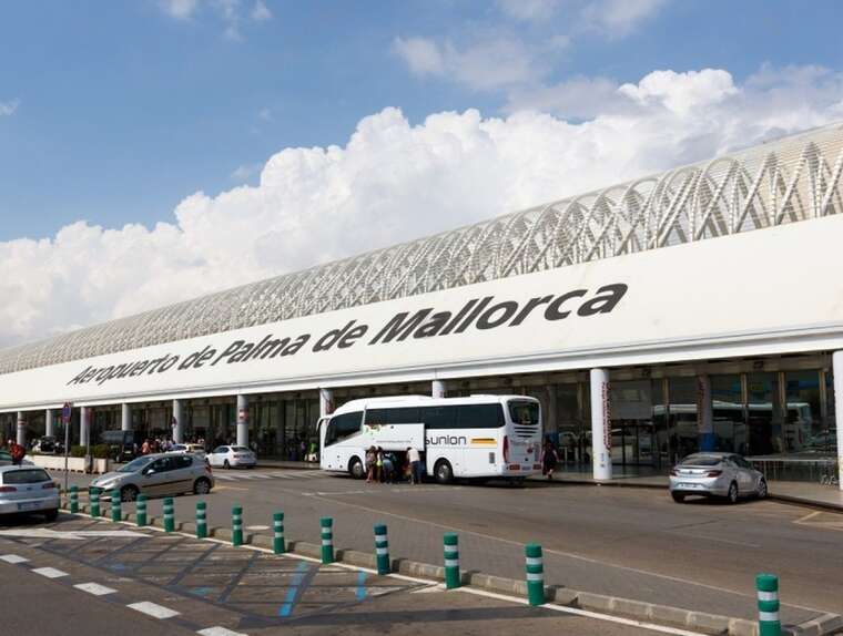 В аеропорту Майорки загорівся літак Ryanair, постраждало 18 осіб