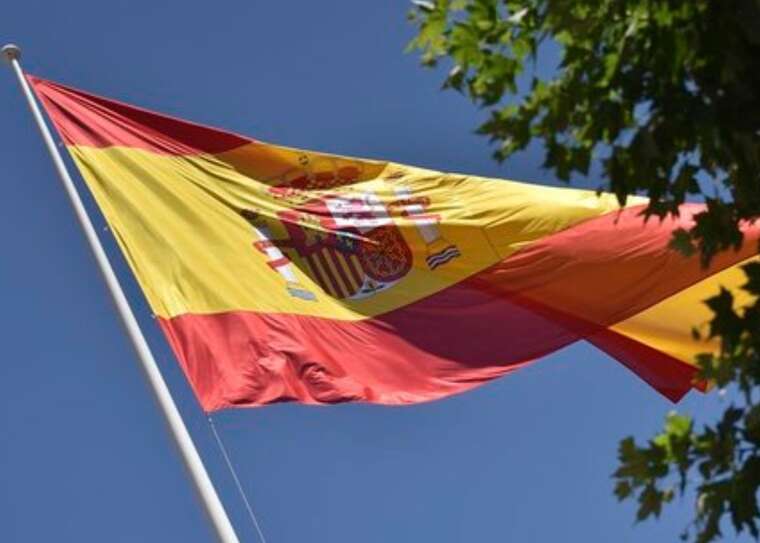 Правящая партия Испании после скандала запретила своим чиновникам оплачивать сексуальные услуги