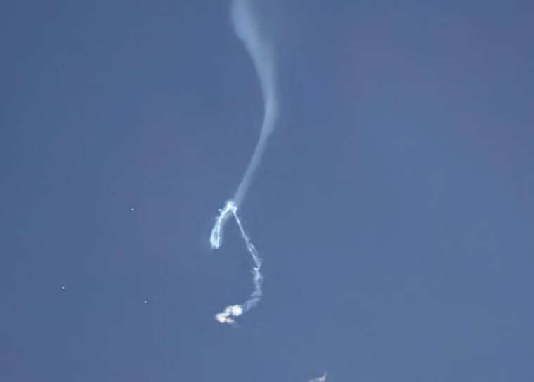 Над Одессой заметили неизвестный белый след в небе